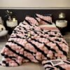 A Soft And Comfortable Printed Blanket From The Printed Series, Made Of Faux Rabbit Fur Plush, Suitable For Warmth In All Four Seasons. It Can Be Used In Various Settings Such As The Bedroom, Sofa, Office, Dormitory, Camping, And Travel