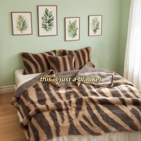 Luxury Plush Zebra Stripe Bedspread Soft Thick All Season Brown & Black Bedding, Contemporary Elegant Design For Queen King Size Beds, Hand Washable Cozy Comforter Alternative With Beige Friendly Texture, Multi Purpose Use For All Seasons, Stylish Brown